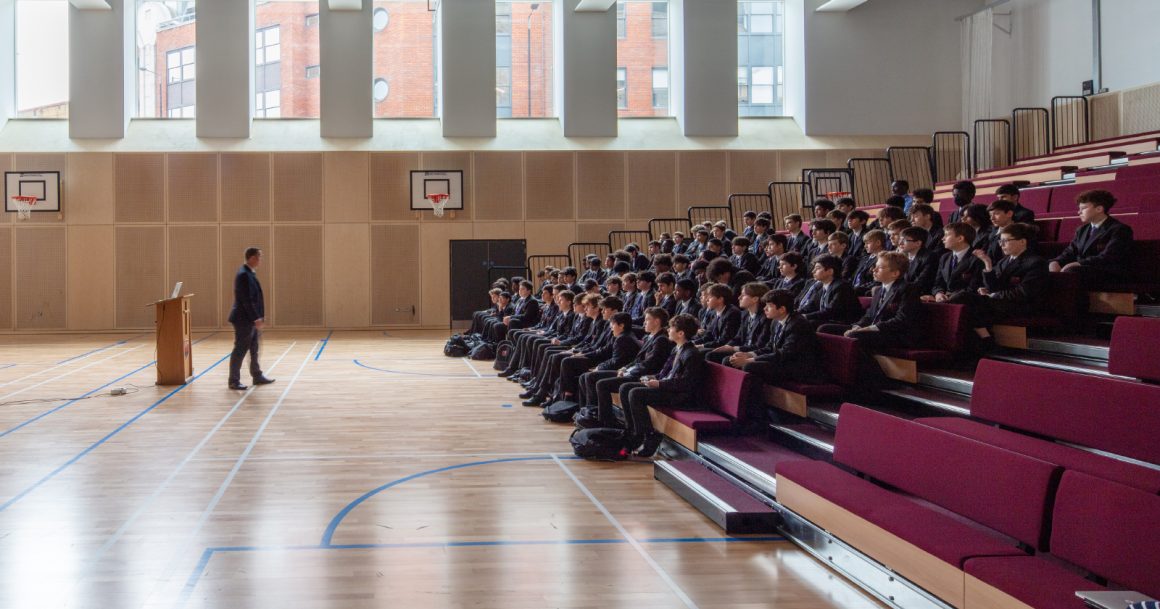 The school that confiscates phones for six weeks